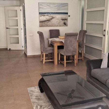 Immaculate 2-Bed Apartment In Пего Екстериор снимка