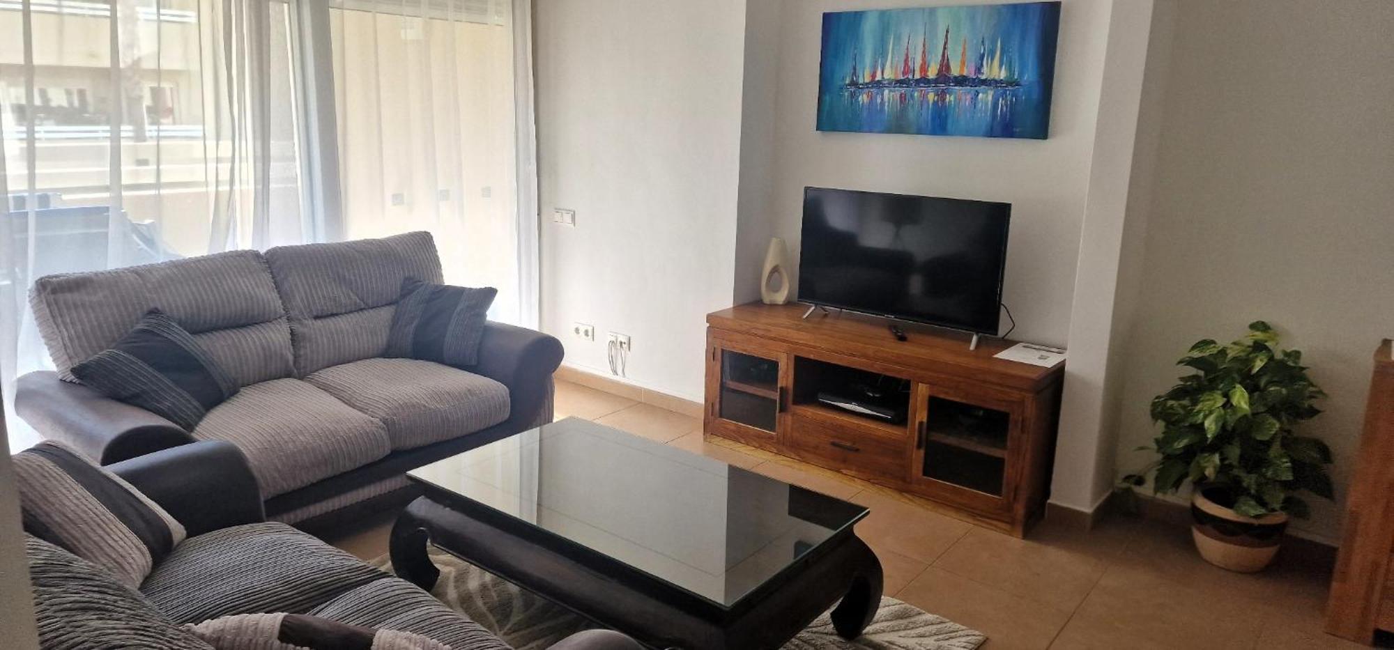 Immaculate 2-Bed Apartment In Пего Екстериор снимка