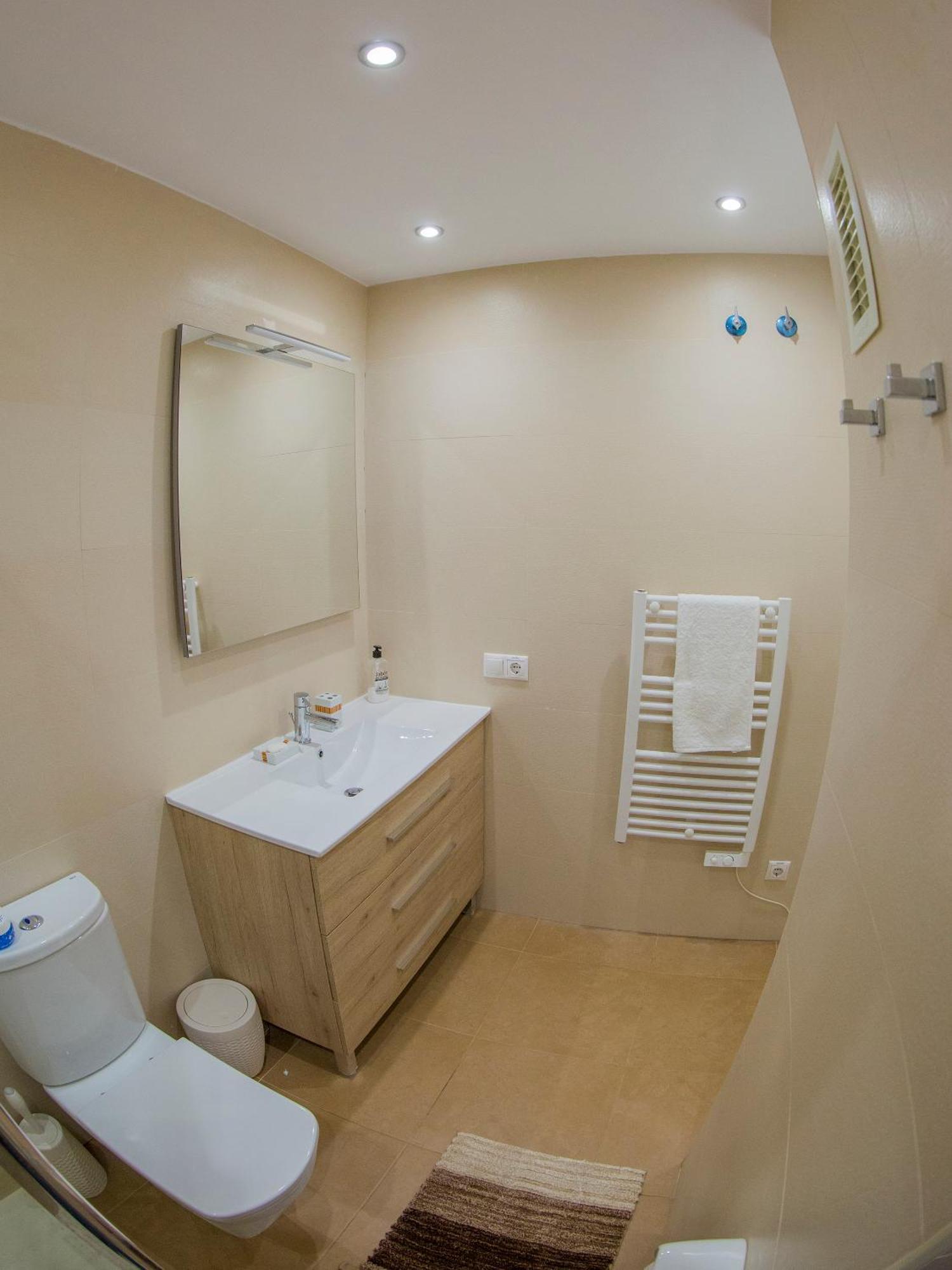 Immaculate 2-Bed Apartment In Пего Екстериор снимка