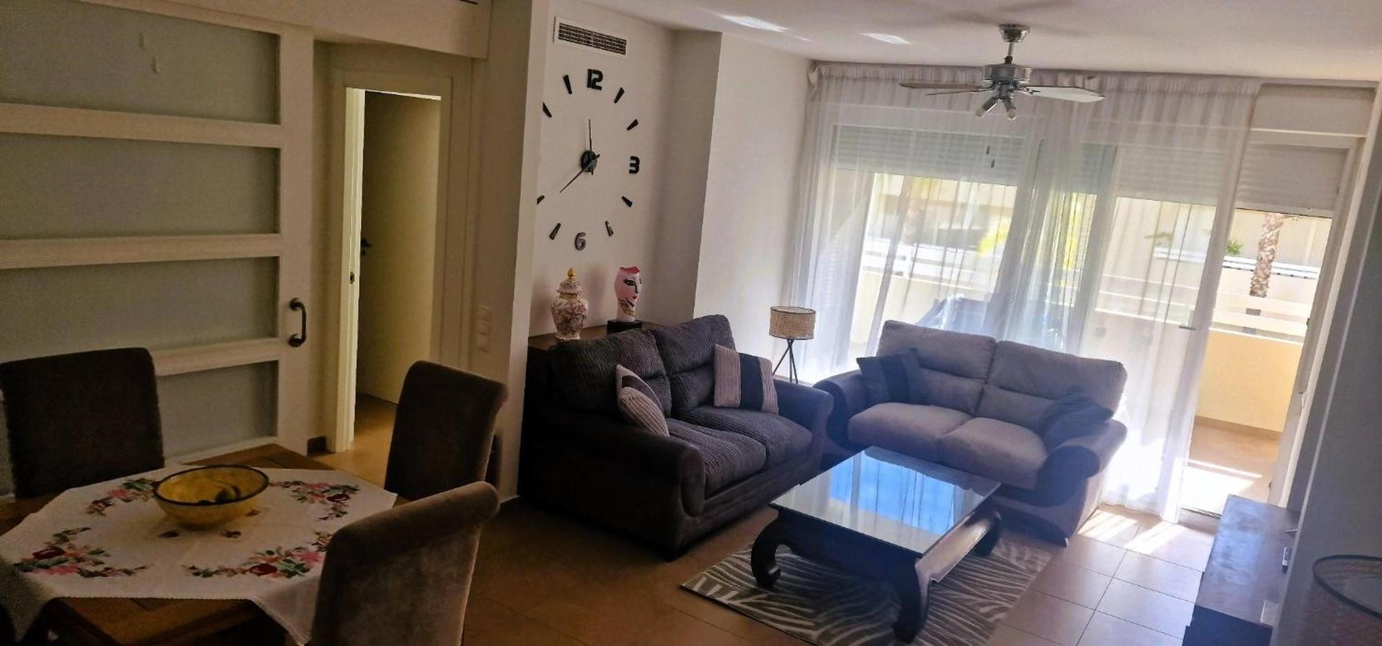 Immaculate 2-Bed Apartment In Пего Екстериор снимка